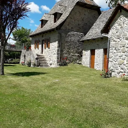 Maison De Caractère Avec Terrasse Panoramique 6 Pers Dans Le Cantal Casa vacanze