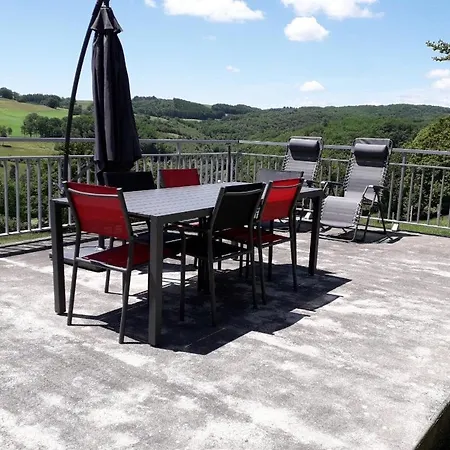 Maison De Caractère Avec Terrasse Panoramique 6 Pers Dans Le Cantal Ladinhac
